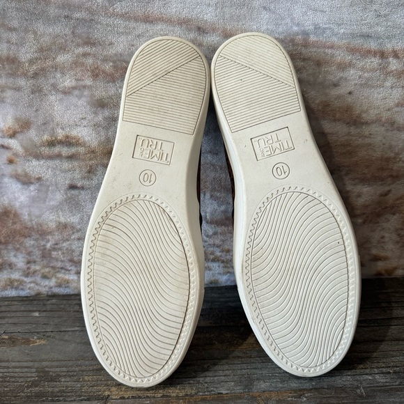 Time and Tru Memory Foam Leopard Print Sneakers Size 10 - Picture 3 of 4